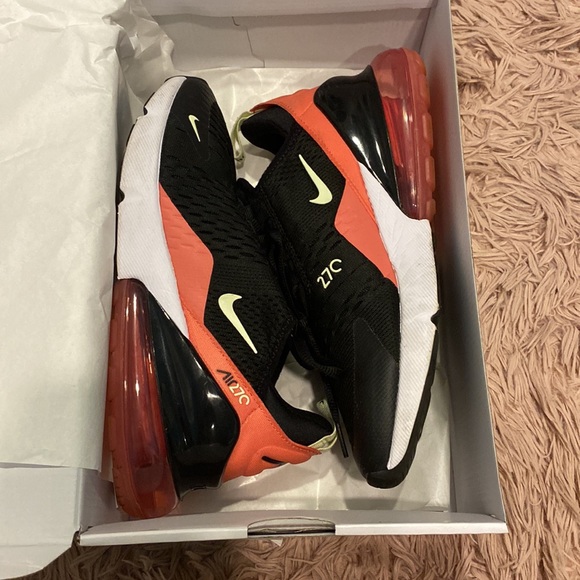 W AIR MAX 270 - Picture 4 of 5